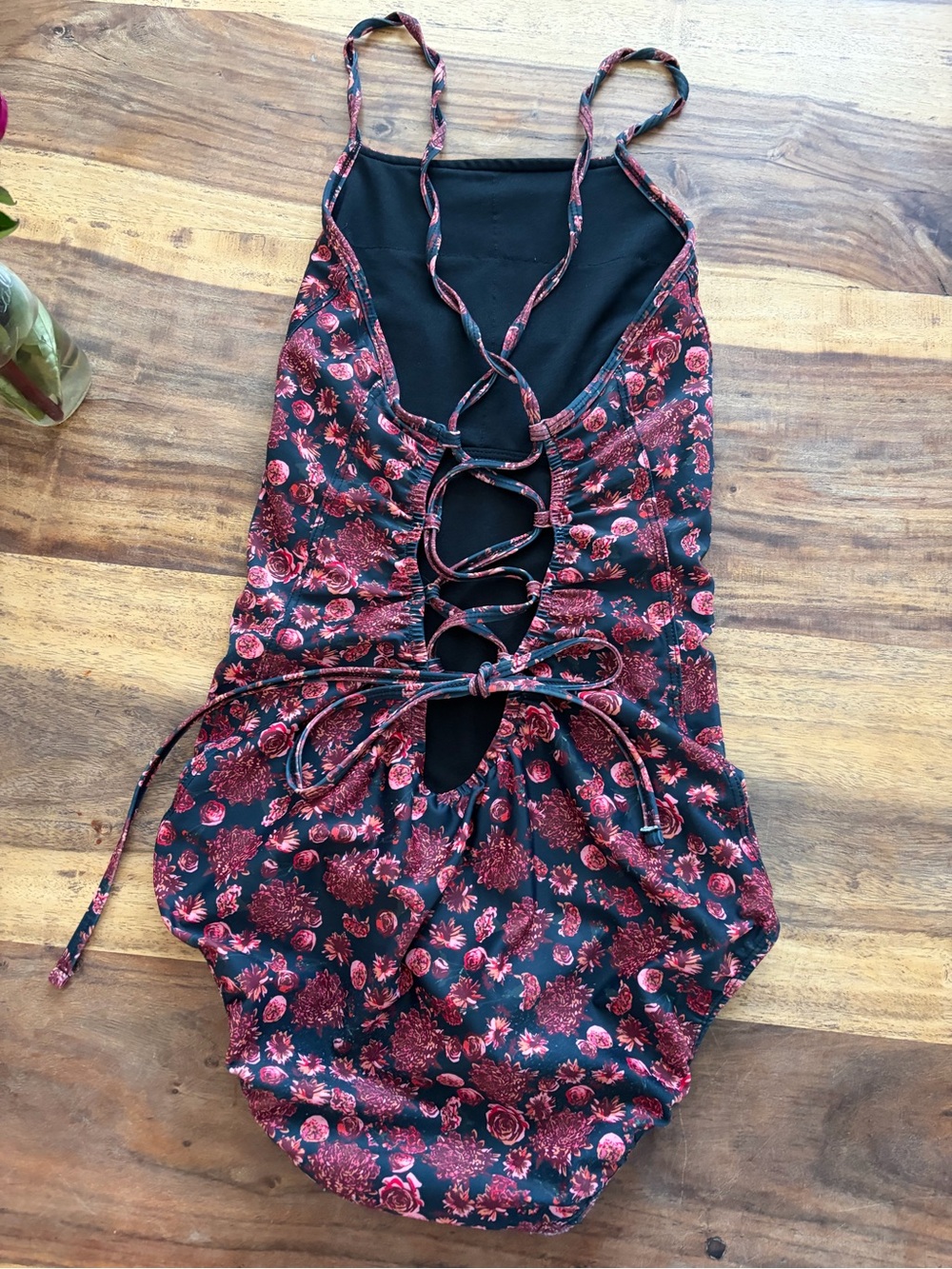 Albion Black Weekender One-Piece with floral ditzy pink/black pattern and tote - Picture 3 of 8
